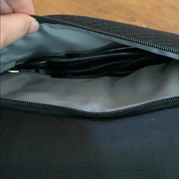 Nikon D3000 - Picture 14 of 16